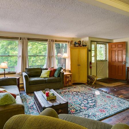 Great Valley Home With On-Site Pond, 7 Mi To Skiing! エクステリア 写真