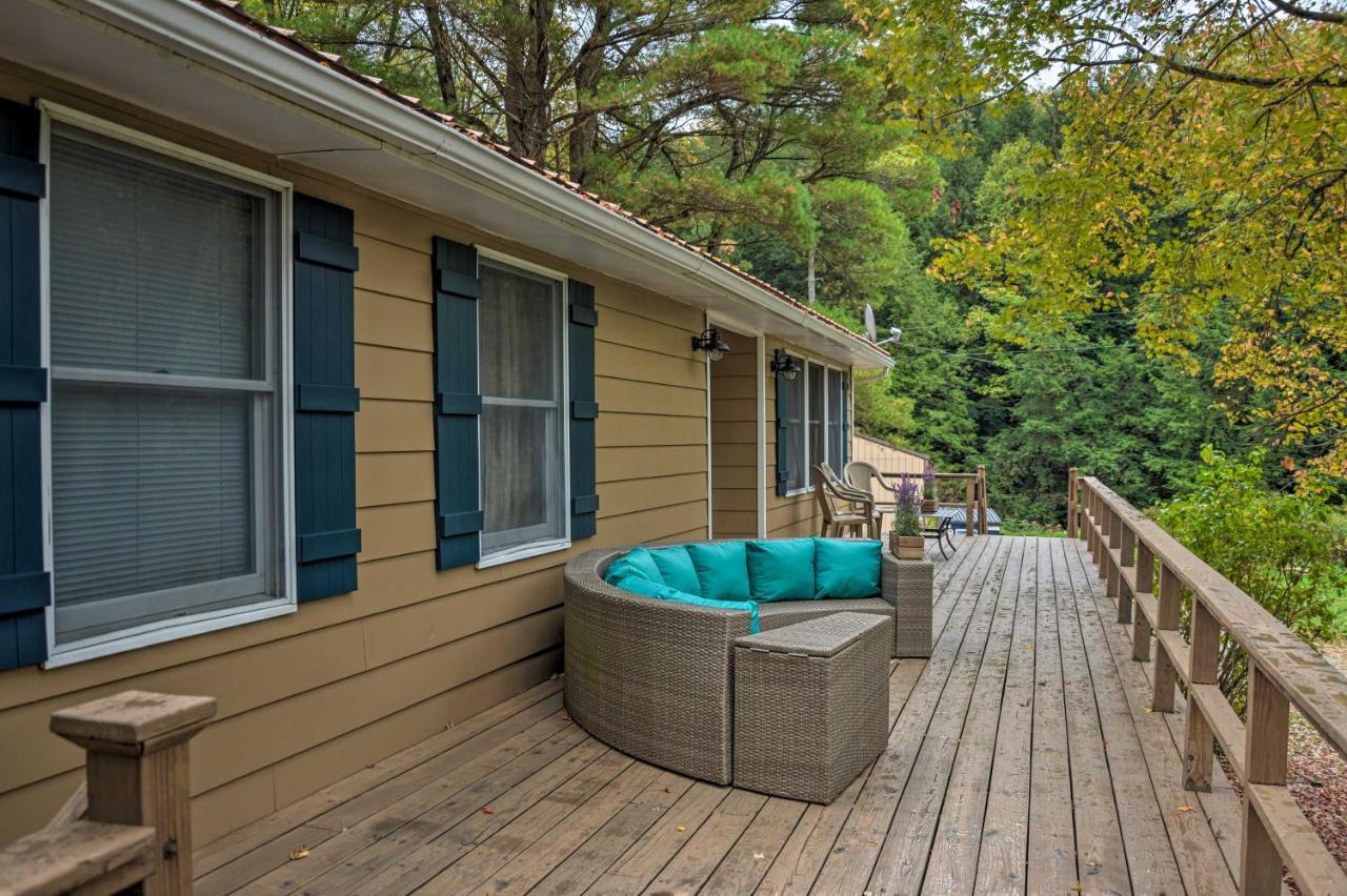Great Valley Home With On-Site Pond, 7 Mi To Skiing! エクステリア 写真
